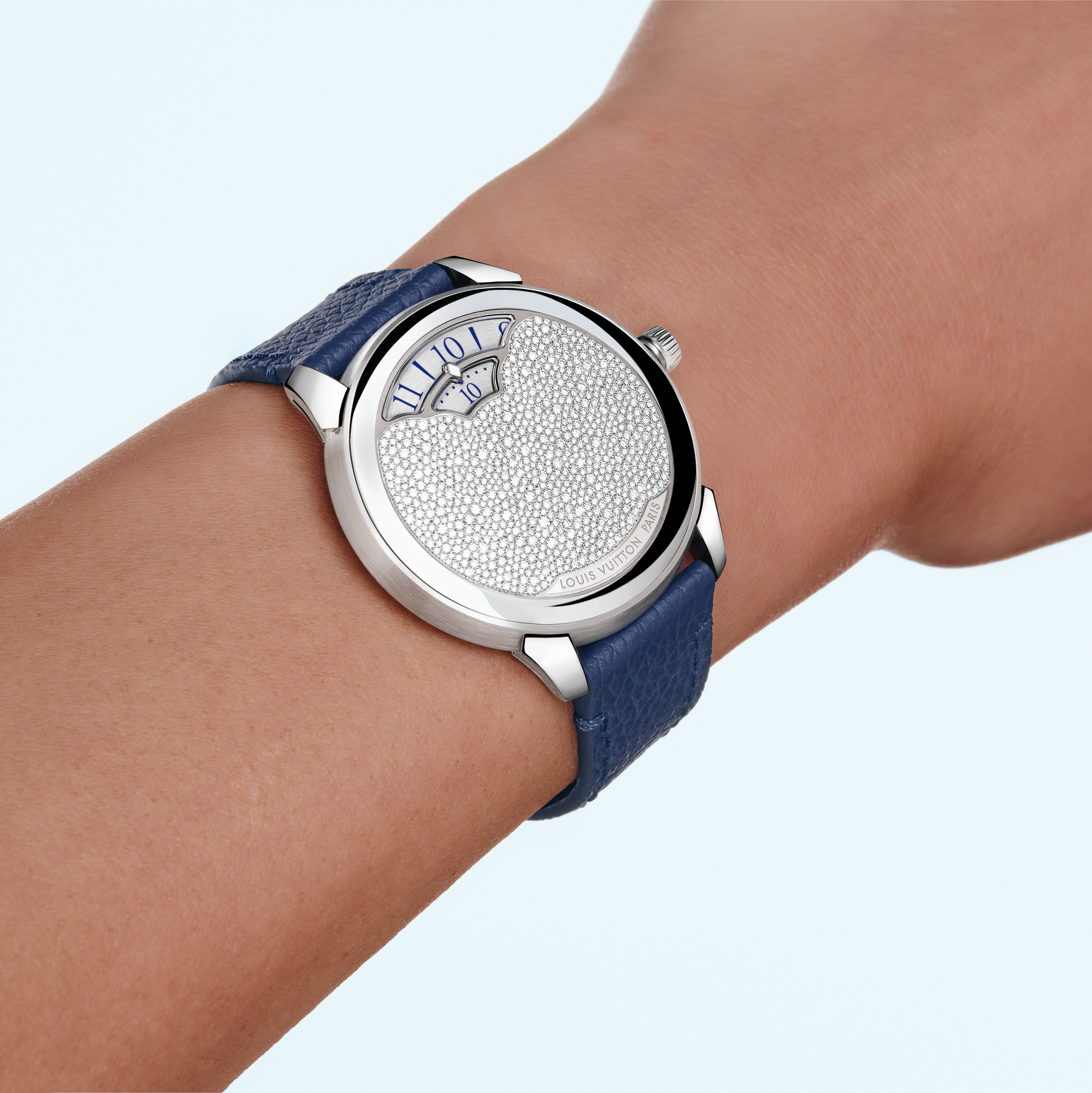 Tambour Convergence, Automatic, 37mm, Platinum and diamonds  in Watches's All Watches } collections by Louis Vuitton (Product zoom)